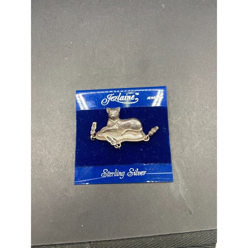 JEZLAINE 925 Sterling Silver Shiny Moving Dangle Lying Cat Motif Brooch Pin New